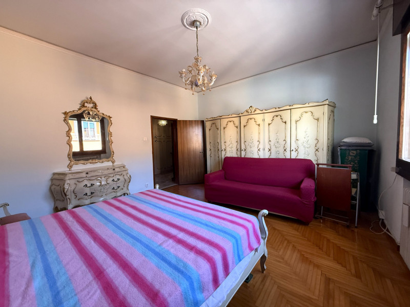 Nel cuore del tranquillo e richiesto quartiere residenziale di Ferri ad Albignasego, proponiamo i...