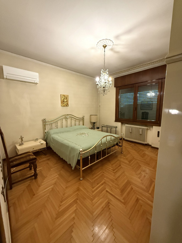 Nel cuore del tranquillo e richiesto quartiere residenziale di Ferri ad Albignasego, proponiamo i...