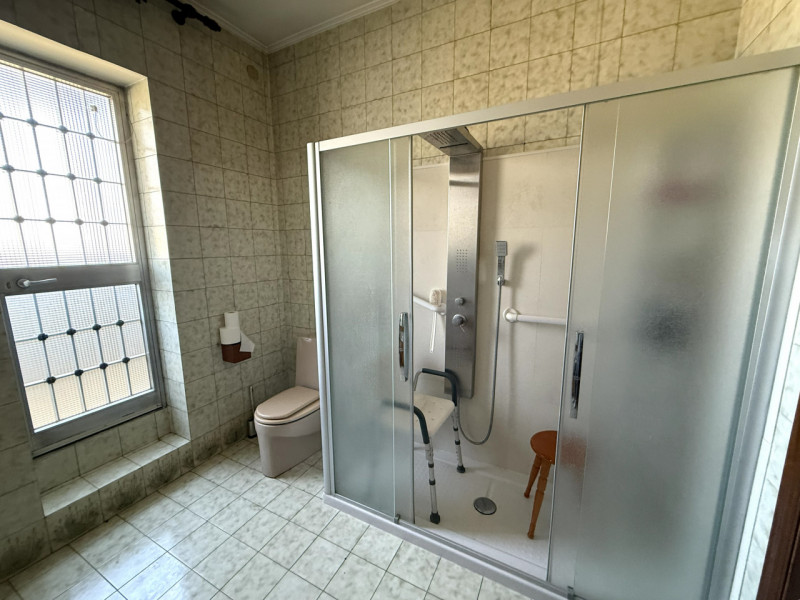 Nel cuore del tranquillo e richiesto quartiere residenziale di Ferri ad Albignasego, proponiamo i...