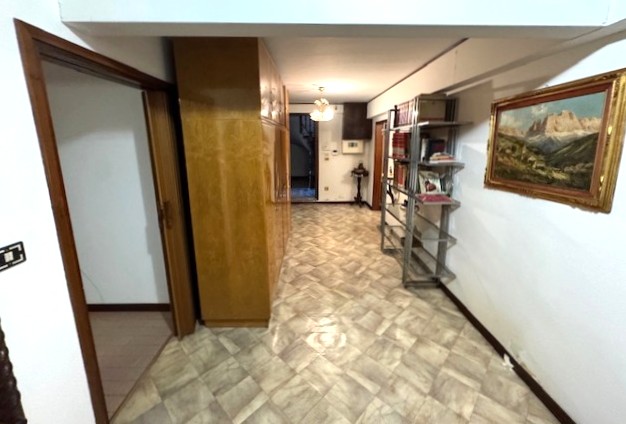 Nel cuore del tranquillo e richiesto quartiere residenziale di Ferri ad Albignasego, proponiamo i...