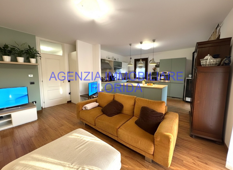 Situato nel cuore di San Giorgio delle Pertiche, questo appartamento è l'ideale per chi cerca com...