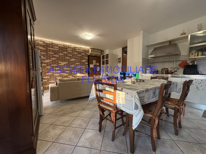 Situato nel cuore di San Giorgio delle Pertiche, questo appartamento è l'ideale per chi cerca com...