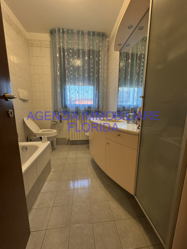 Situato nel cuore di San Giorgio delle Pertiche, questo appartamento è l'ideale per chi cerca com...