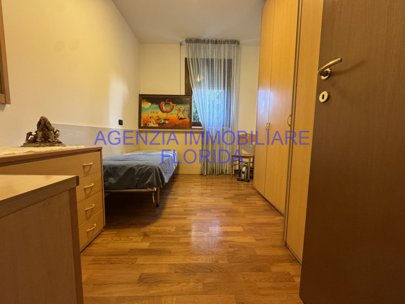 Situato nel cuore di San Giorgio delle Pertiche, questo appartamento è l'ideale per chi cerca com...