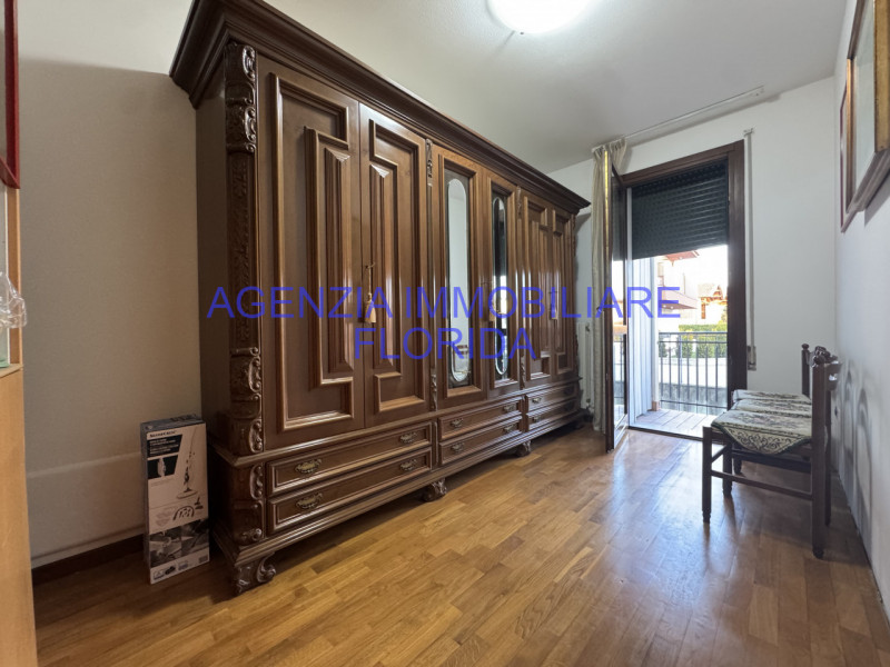 Situato nel cuore di San Giorgio delle Pertiche, questo appartamento è l'ideale per chi cerca com...