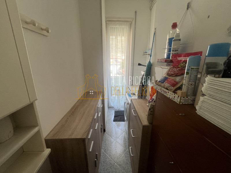 TORREBELVICINO - Centro: In zona comoda a tutti i servizi, BICAMERE al terzo e ultimo piano con g...