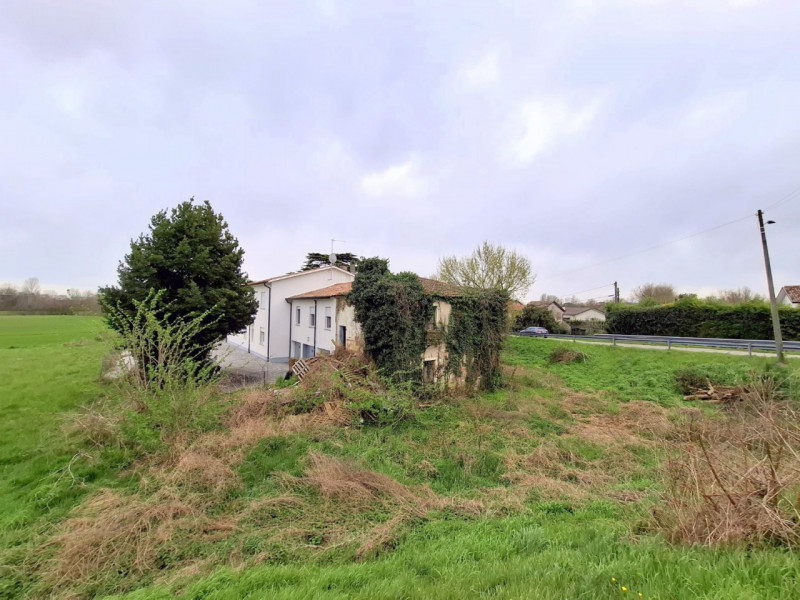 Indipendenza e potenziale a TENCAROLA/VOLTABRUSEGANA – soluzione da ristrutturare con ampio giard...