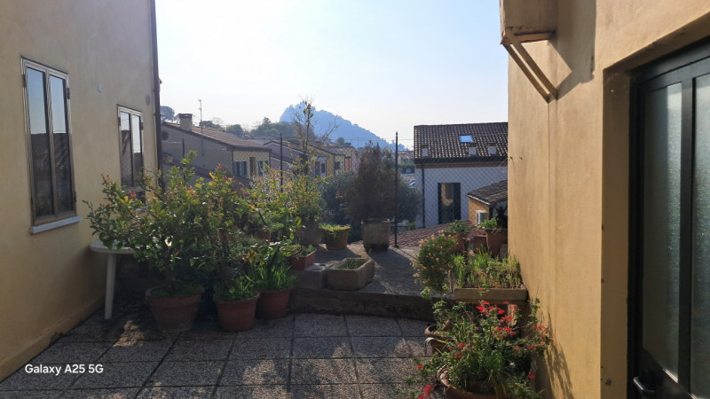 Nella zona più panoramica di Monselice, a pochi minuti dal centro storico e da tutti i principali...