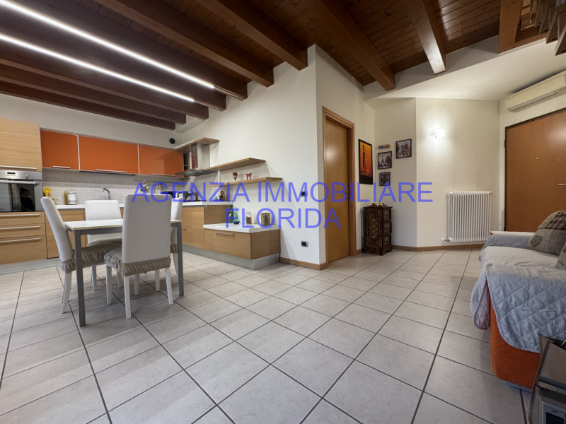 Scopri questo incantevole monolocale di 40 mq situato nel cuore della tranquilla zona di San Mich...