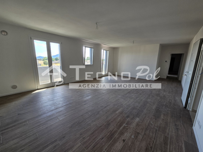 SACCOLONGO - Ad una passeggiata da tutti i servizi proponiamo ottima occasione di appartamento di...