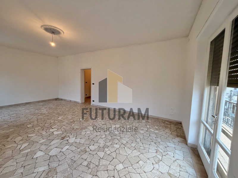 SAN PIO X – RIF. 9RES – PER INFO 0444/310220

Nel cuore del quartiere, in posizione interna e par...