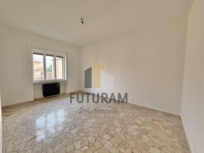 SAN PIO X – RIF. 9RES – PER INFO 0444/310220

Nel cuore del quartiere, in posizione interna e par...