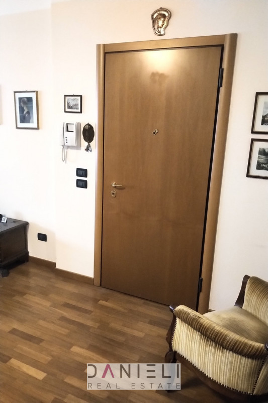 Arzignano: in centro storico disponiamo di spaziosissimo tricamere sito al piano primo di referen...