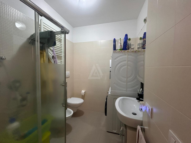 L'agenzia Iris è lieta di presentare un affascinante appartamento quadrilocale situato a Castelfr...