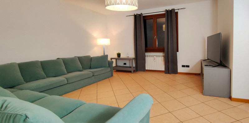 Vendesi porzione di Villa bifamiliare di 225 mq a Roncanova di Gazzo Veronese al confine con Noga...