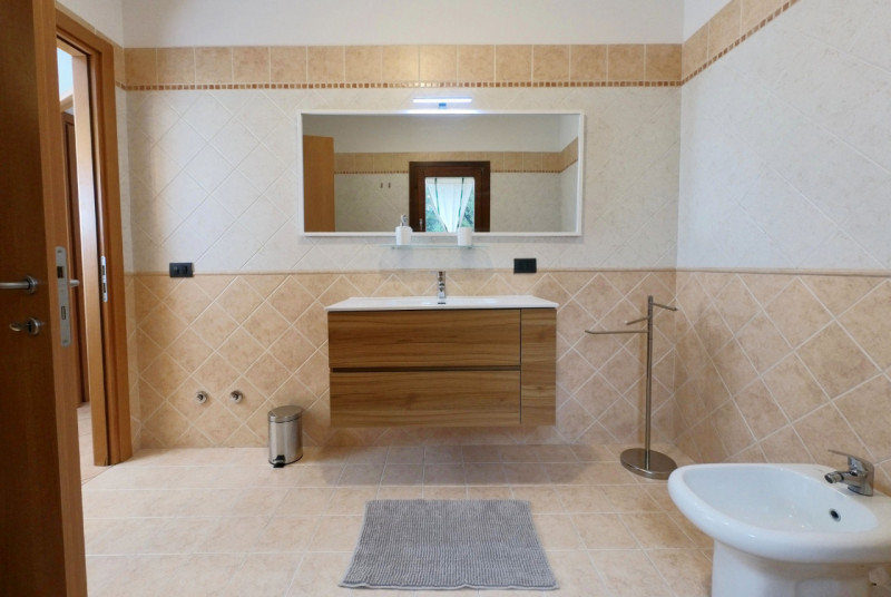 Vendesi porzione di Villa bifamiliare di 225 mq a Roncanova di Gazzo Veronese al confine con Noga...