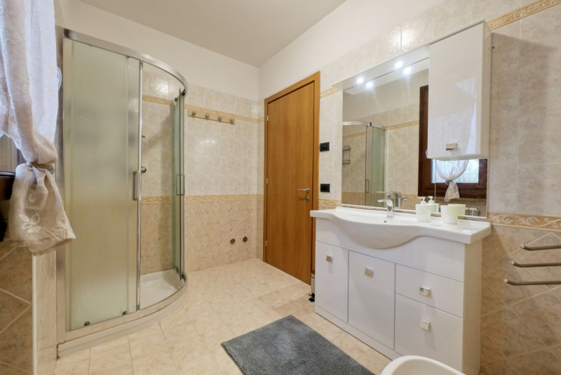 Vendesi porzione di Villa bifamiliare di 225 mq a Roncanova di Gazzo Veronese al confine con Noga...