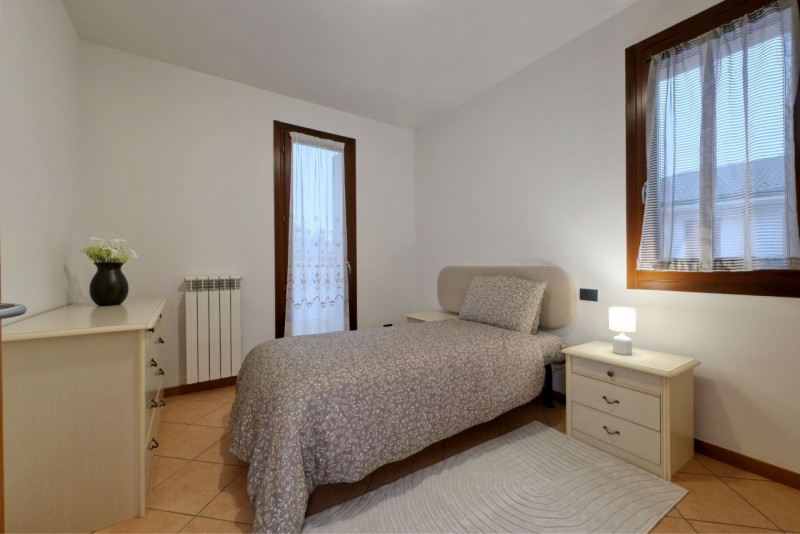 Vendesi porzione di Villa bifamiliare di 225 mq a Roncanova di Gazzo Veronese al confine con Noga...