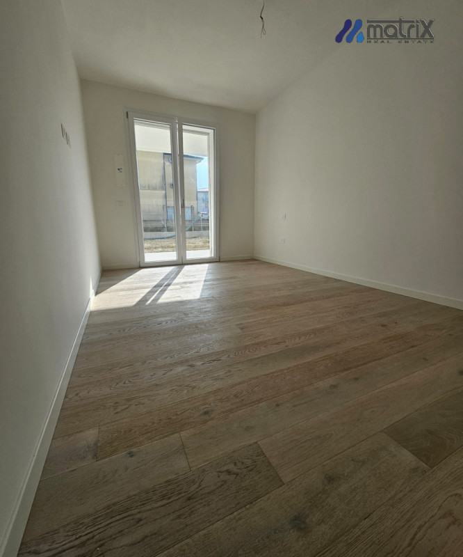 Attico Dolo Ve,  €. 283.000, 3 camere 2 bagni   Nuova costruzione. NO GAS, cottura ad induzione.
...