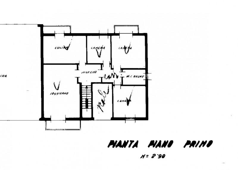 Porzione di Bifamiliare in orizzontale con ingresso e giardino privato.
L’abitazione si sviluppa ...