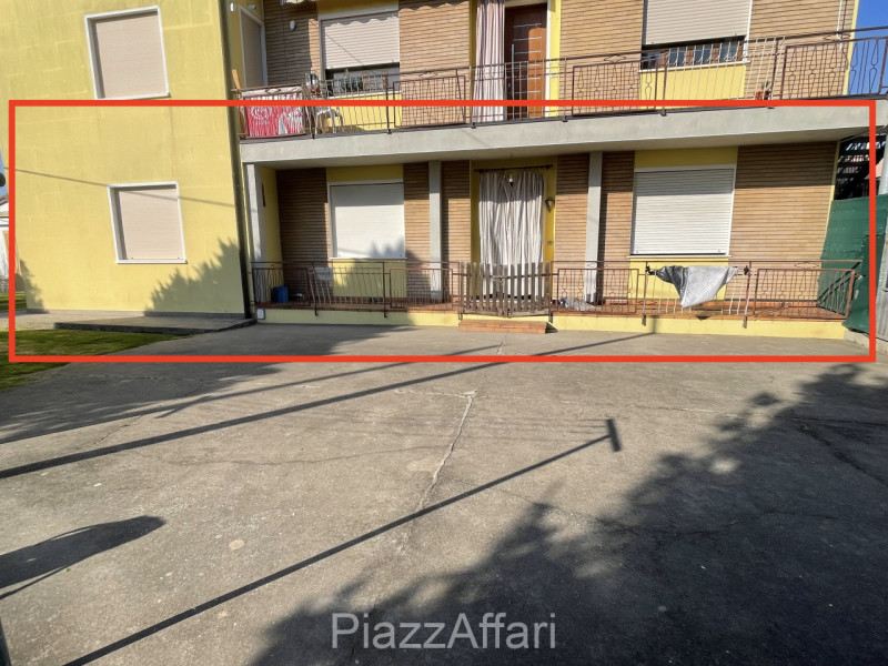 Porzione al piano terra in un contesto abitativo di 2 unità, con ingresso autonomo ed annesso in ...