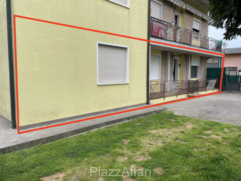 Porzione al piano terra in un contesto abitativo di 2 unità, con ingresso autonomo ed annesso in ...