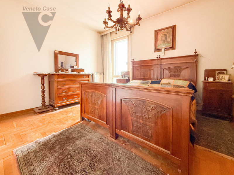 NOVENTA PADOVANA - 2 CAMERE ULTIMO PIANO 
Proponiamo in vendita, in zona servita a Noventa Padova...