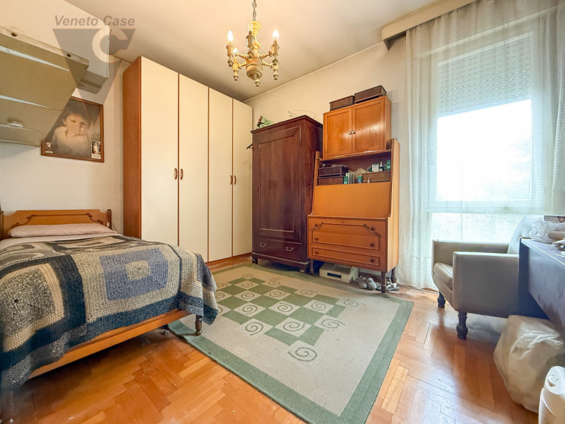 NOVENTA PADOVANA - 2 CAMERE ULTIMO PIANO 
Proponiamo in vendita, in zona servita a Noventa Padova...