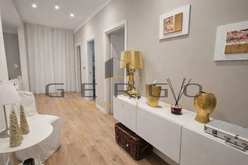 (Per INFO Cristina 3389226442). SPLENDIDA CASA SINGOLA SVILUPPATA TUTTA SU UNICO LIVELLO al piano...