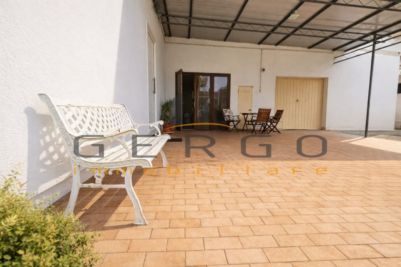 (Per INFO Cristina 3389226442). SPLENDIDA CASA SINGOLA SVILUPPATA TUTTA SU UNICO LIVELLO al piano...