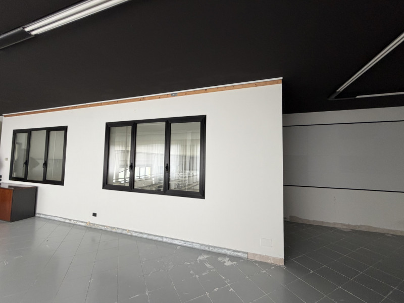 Proponiamo in vendita un capannone indipendente nel comune di Cervarese Santa Croce, ideale per a...