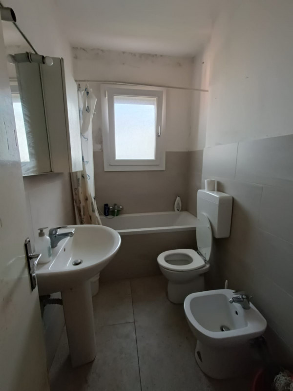 Appartamento sito al terzo ed ultimo piano.
L’immobile è composto da: ingresso, cucina e soggiorn...