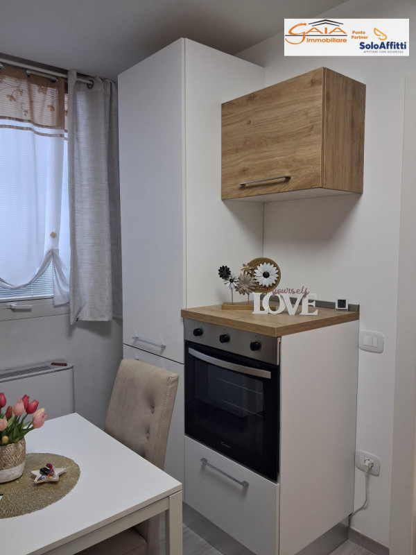 Proponiamo elegante mini appartamento bilocale di circa 40 mq attualmente locato, posizionato a R...