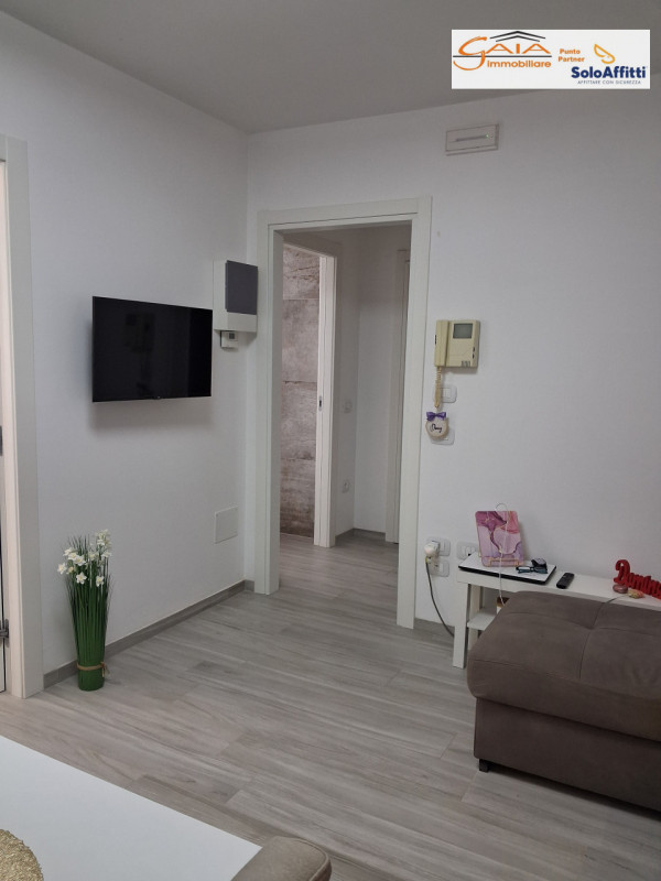 Proponiamo elegante mini appartamento bilocale di circa 40 mq attualmente locato, posizionato a R...