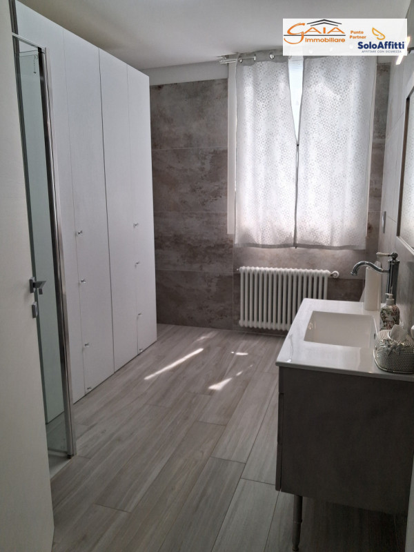 Proponiamo elegante mini appartamento bilocale di circa 40 mq attualmente locato, posizionato a R...