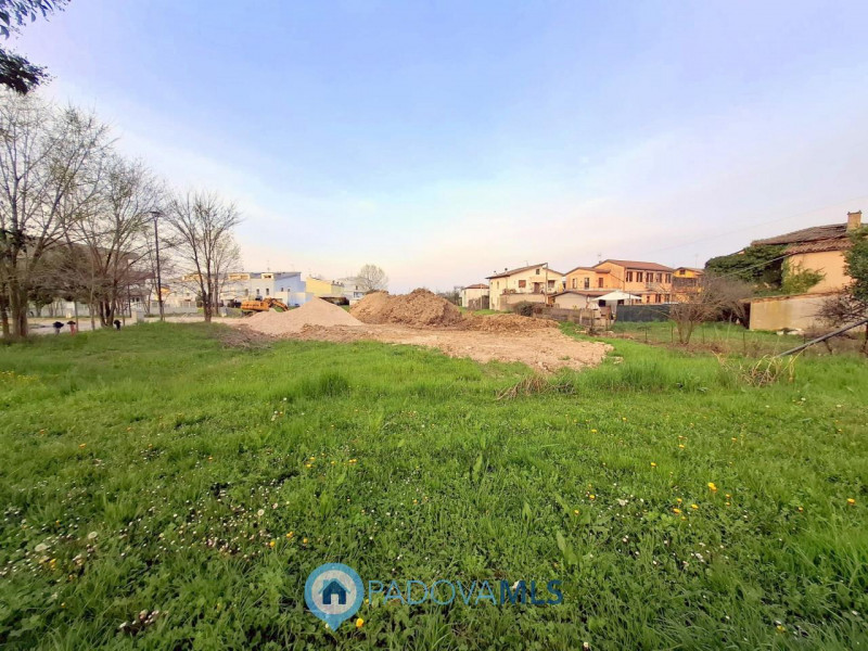 Immobile in esclusiva al Gruppo Padova MLS
MONTEGROTTO TERME – TERRENO EDIFICABILE IN POSIZIONE S...