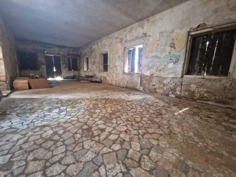 UBICAZIONE E CONTESTO

Nel comune di Longare, in posizione tranquilla e immersa nel verde, propon...