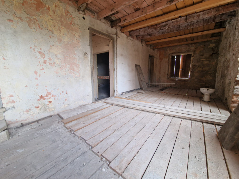 UBICAZIONE E CONTESTO

Nel comune di Longare, in posizione tranquilla e immersa nel verde, propon...