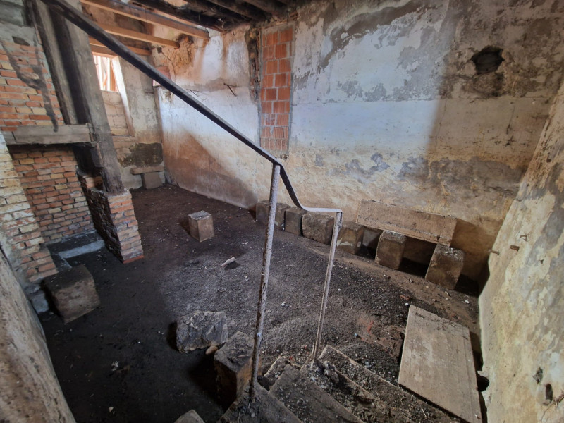 UBICAZIONE E CONTESTO

Nel comune di Longare, in posizione tranquilla e immersa nel verde, propon...