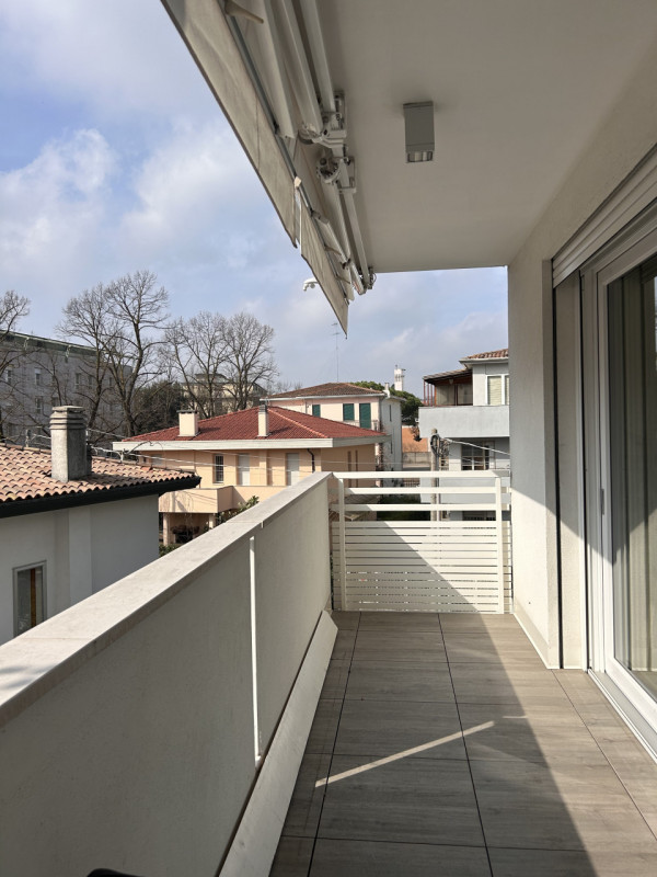 Nicoletta Dardilli di AD Casa Padova propone in vendita in zona Ospefdali- Nazareth moderno appar...