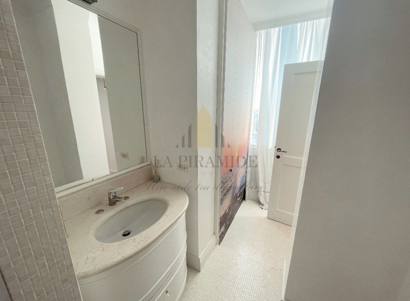 STANZA IN APPARTAMENTO - CORSO MILANO 
Proponiamo in affitto STANZA MATRIMONIALE per studenti, in...