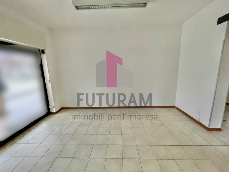 MARANO VICENTINO- 29FIL - PER INFO 0444/310220

Proponiamo in affitto a Marano Vicentino un negoz...