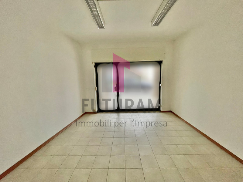 MARANO VICENTINO- 29FIL - PER INFO 0444/310220

Proponiamo in affitto a Marano Vicentino un negoz...