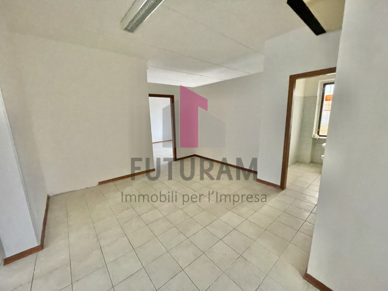 MARANO VICENTINO- 29FIL - PER INFO 0444/310220

Proponiamo in affitto a Marano Vicentino un negoz...