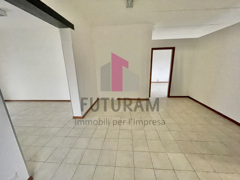 MARANO VICENTINO- 29FIL - PER INFO 0444/310220

Proponiamo in affitto a Marano Vicentino un negoz...