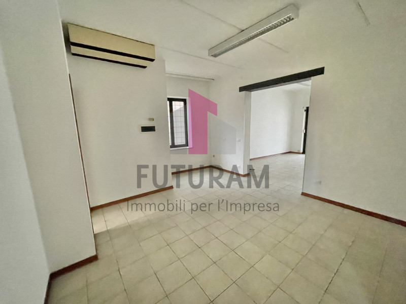 MARANO VICENTINO- 29FIL - PER INFO 0444/310220

Proponiamo in affitto a Marano Vicentino un negoz...