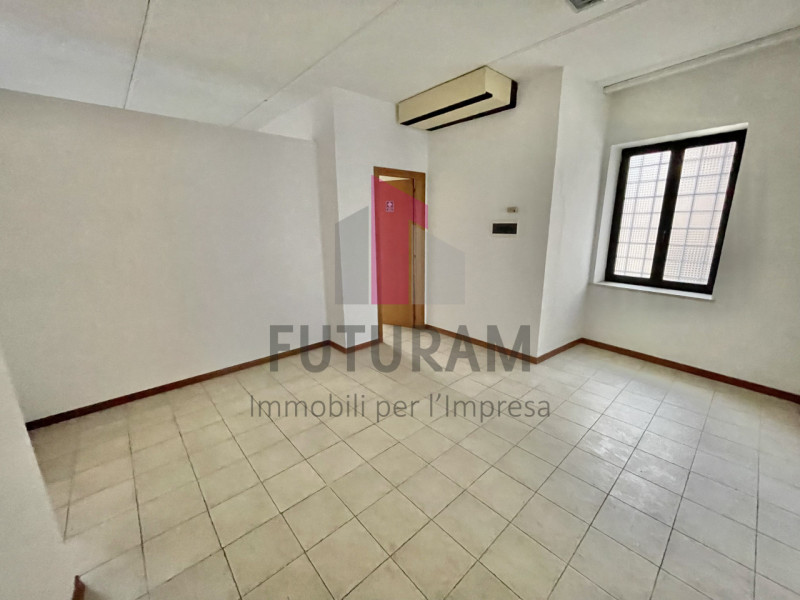 MARANO VICENTINO- 29FIL - PER INFO 0444/310220

Proponiamo in affitto a Marano Vicentino un negoz...