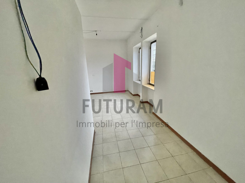 MARANO VICENTINO- 29FIL - PER INFO 0444/310220

Proponiamo in affitto a Marano Vicentino un negoz...