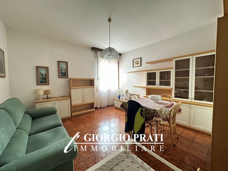 Proponiamo in vendita un accogliente appartamento bicamere di circa 75 mq, situato nel comune di ...