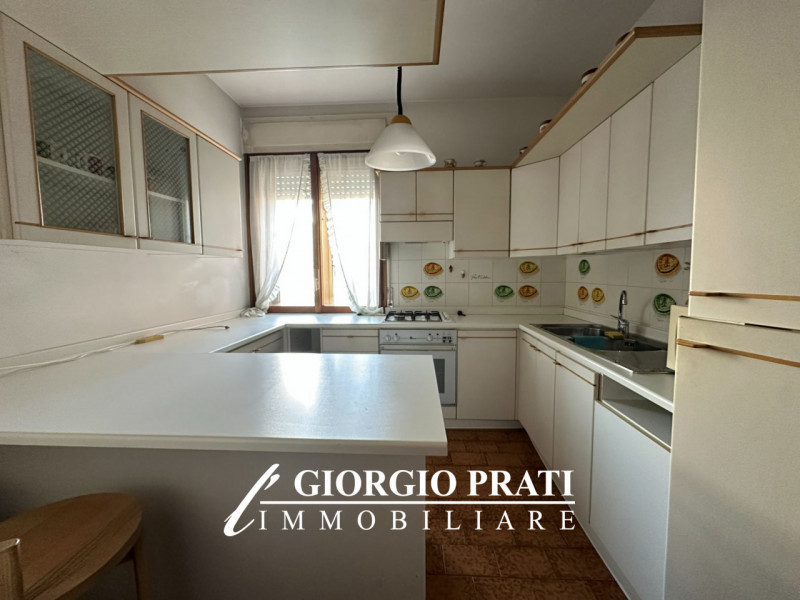 Proponiamo in vendita un accogliente appartamento bicamere di circa 75 mq, situato nel comune di ...